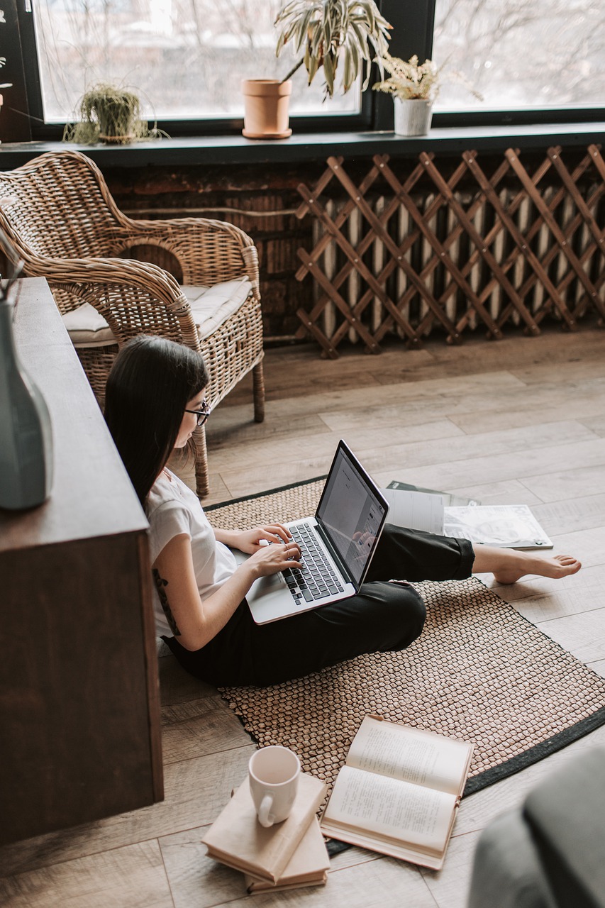 woman, laptop, carpet-5647840.jpg